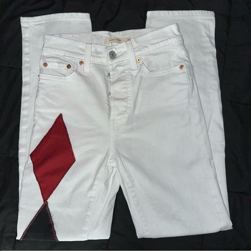 USED White LEVI Jeans with Red and Black Diamond Design